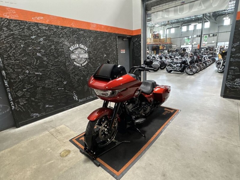 FLTRX 2025 Road Glide®