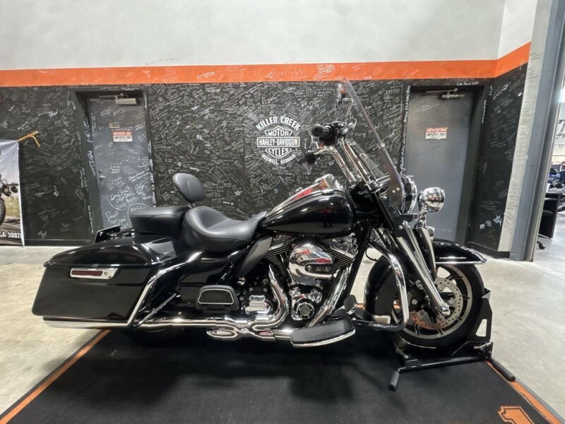 2016 Harley-Davidson<sup>®</sup> Road King<sup>®</sup> Police Special BLACK