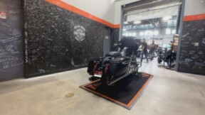 FLHX 2025 Street Glide® thumb 1