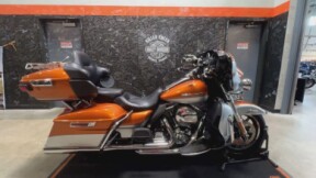 2014 Harley-Davidson<sup>®</sup> Electra Glide<sup>®</sup> Ultra Limited WHSKY/B SILVER W/ PINSTRIPE thumb 0
