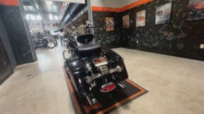 2016 Harley-Davidson<sup>®</sup> Road King<sup>®</sup> Police Special BLACK thumb 2
