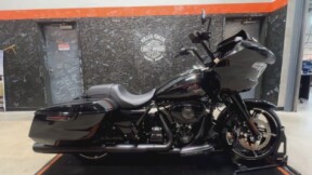 2025 Harley-Davidson<sup>®</sup> Road Glide® MDNGHT FIRSTORM thumb 0