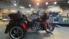 FLHTCUTGSE 2022 CVO™ Tri Glide® thumb 0