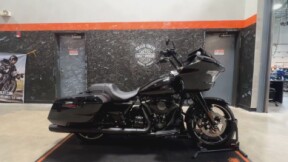 2025 Harley-Davidson<sup>®</sup> Road Glide® VIVID BLACK thumb 0