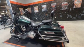 2015 Harley-Davidson<sup>®</sup> Road King<sup>®</sup> Classic MYS GREEN NOPS thumb 3