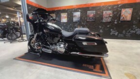 FLHX 2025 Street Glide® thumb 3