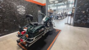 2015 Harley-Davidson<sup>®</sup> Road King<sup>®</sup> Classic MYS GREEN NOPS thumb 1
