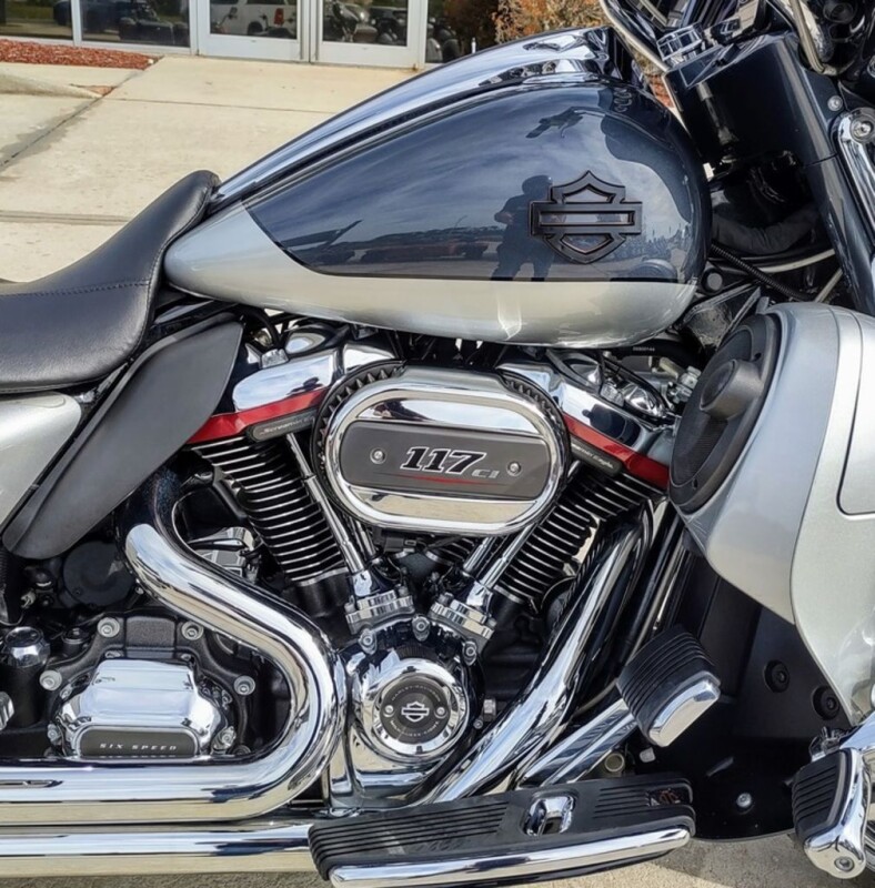 CVO Street Glide - Photo 3