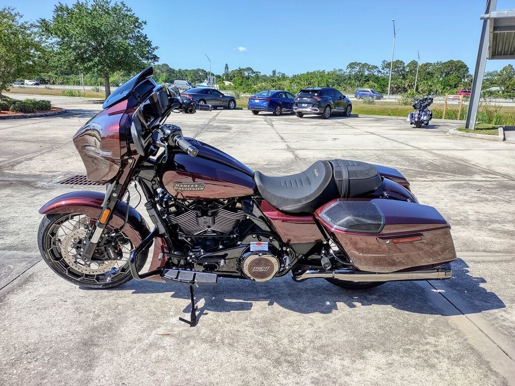 CVO Street Glide - Photo 6