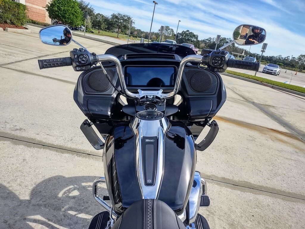 Road Glide - Photo 6