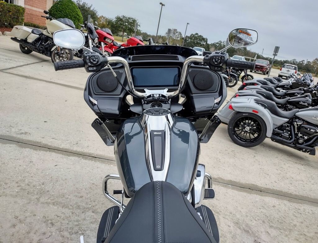 Road Glide - Photo 6