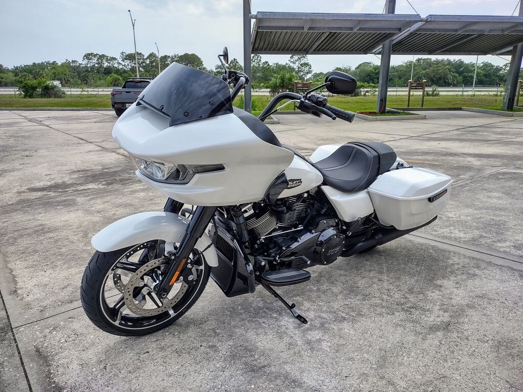 Road Glide - Photo 9