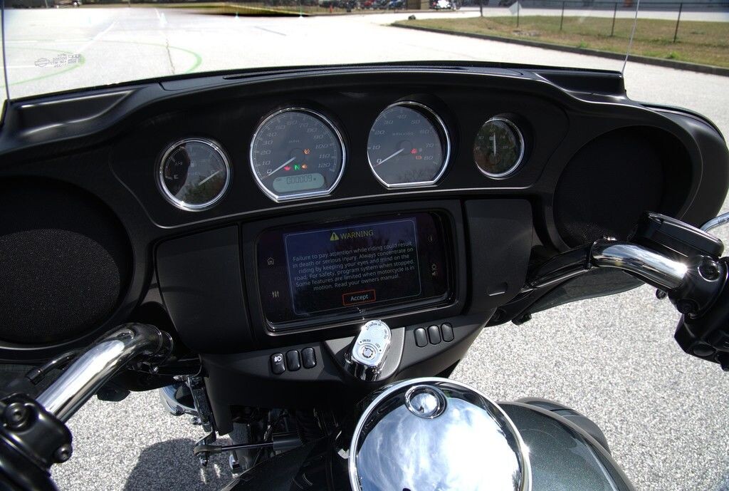 FLTRT 2024 Road Glide 3 - Photo 8