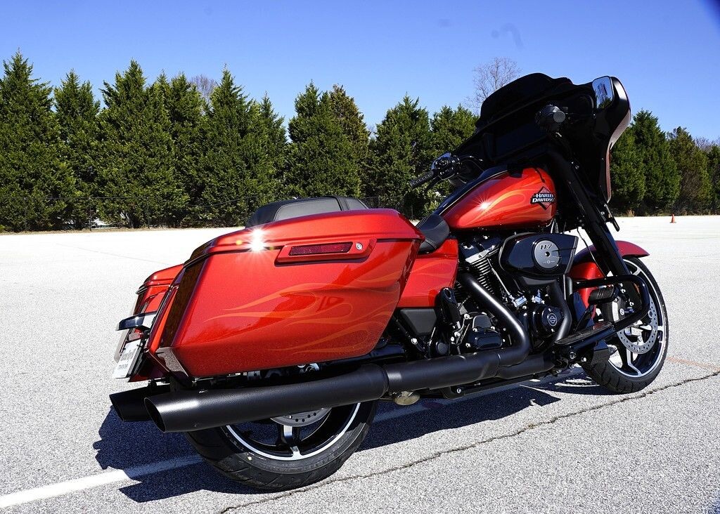 FLHX 2025 Street Glide - Photo 8