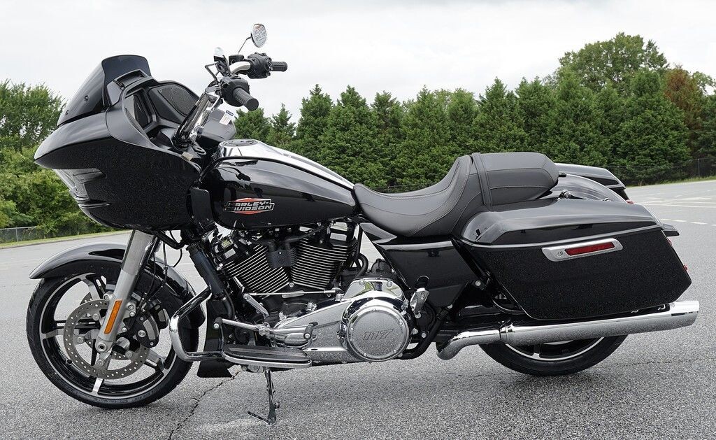 FLTRX 2025 Road Glide - Photo 2