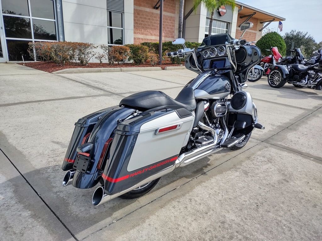 CVO Street Glide - Photo 4