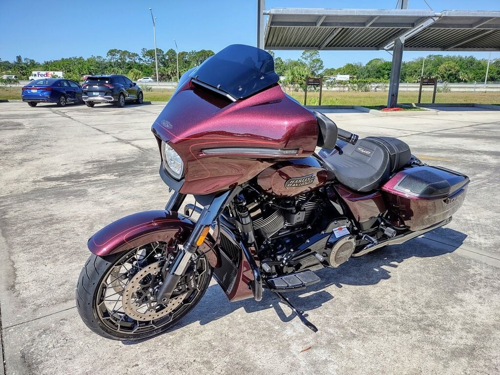 CVO Street Glide - Photo 7