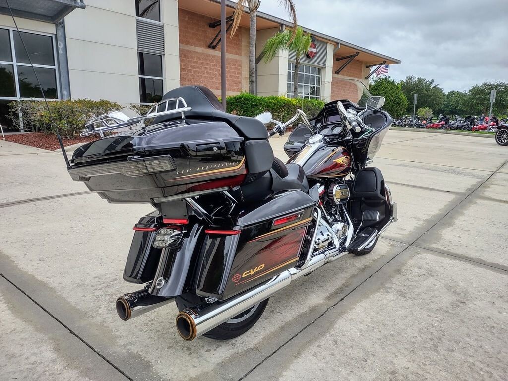 Road Glide LTD Anniversary - Photo 4