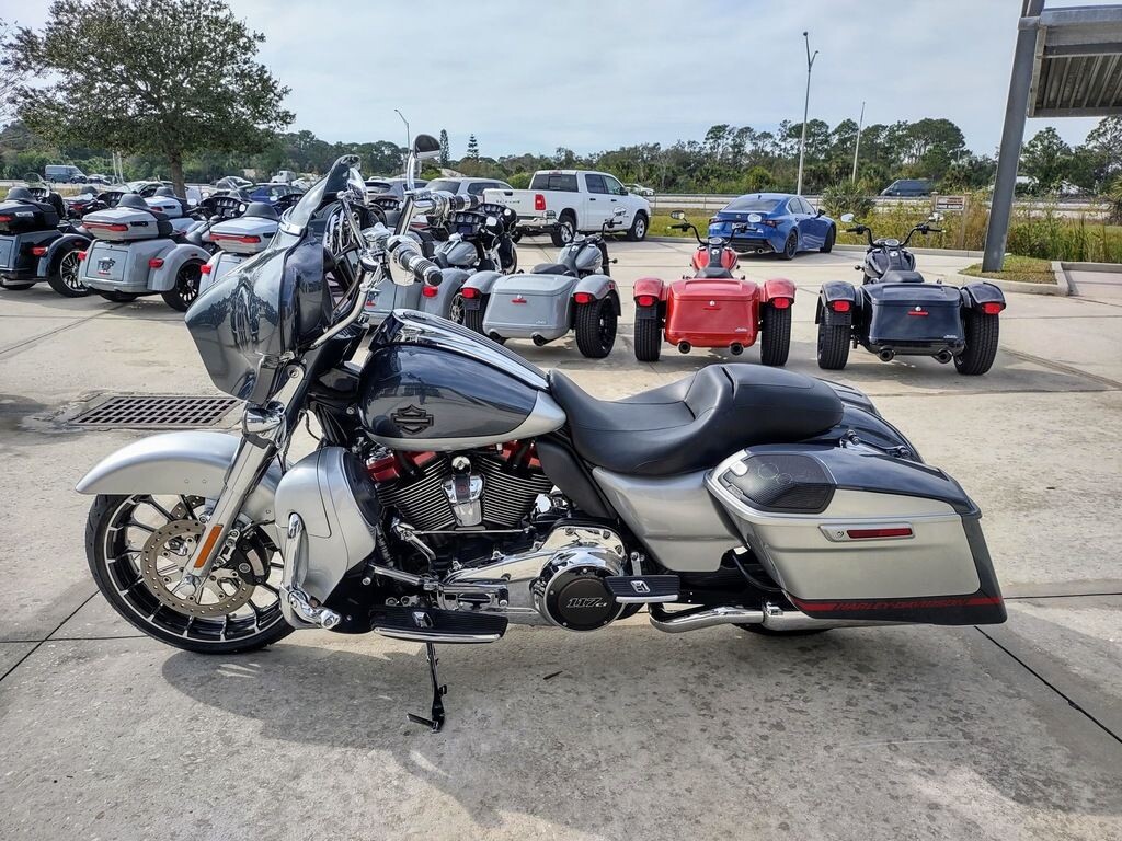 CVO Street Glide - Photo 8