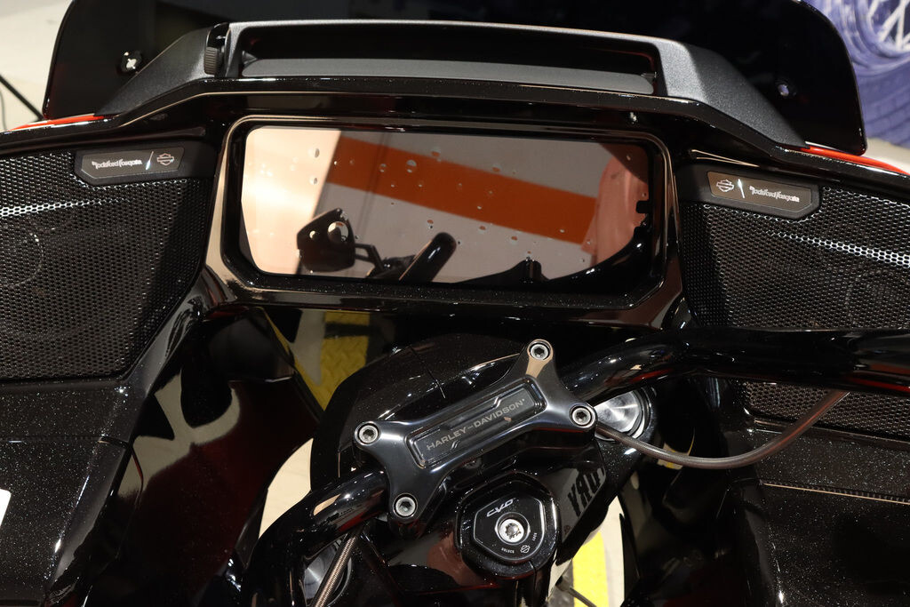 FLTRXSE 2024 CVO Road Glide - Photo 8