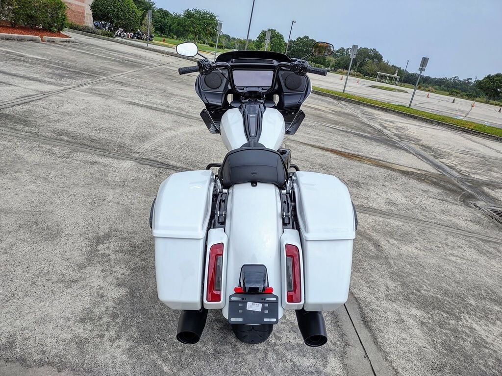 Road Glide - Photo 5