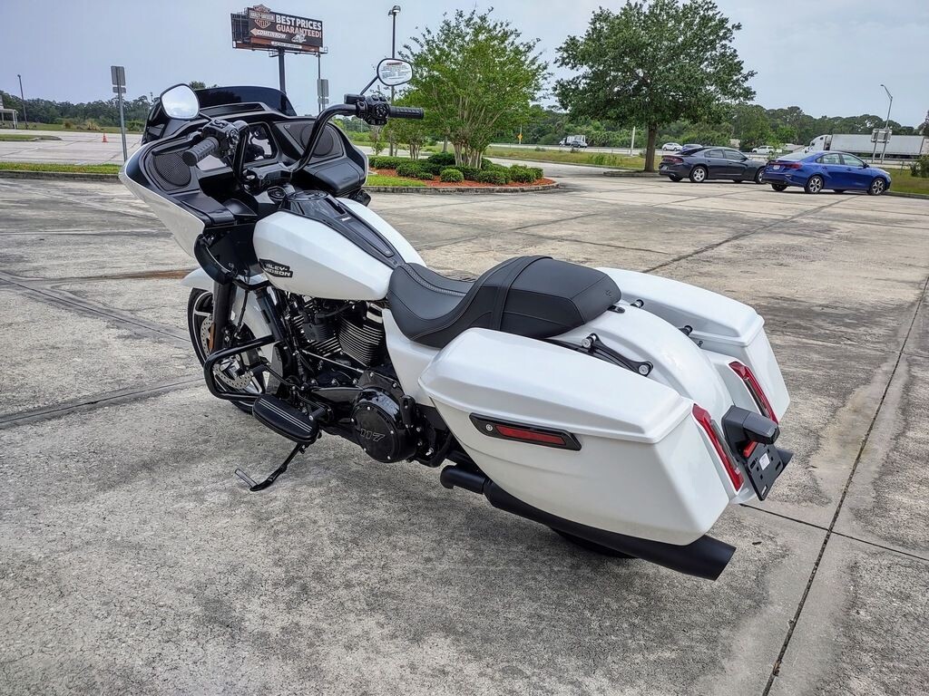 Road Glide - Photo 7