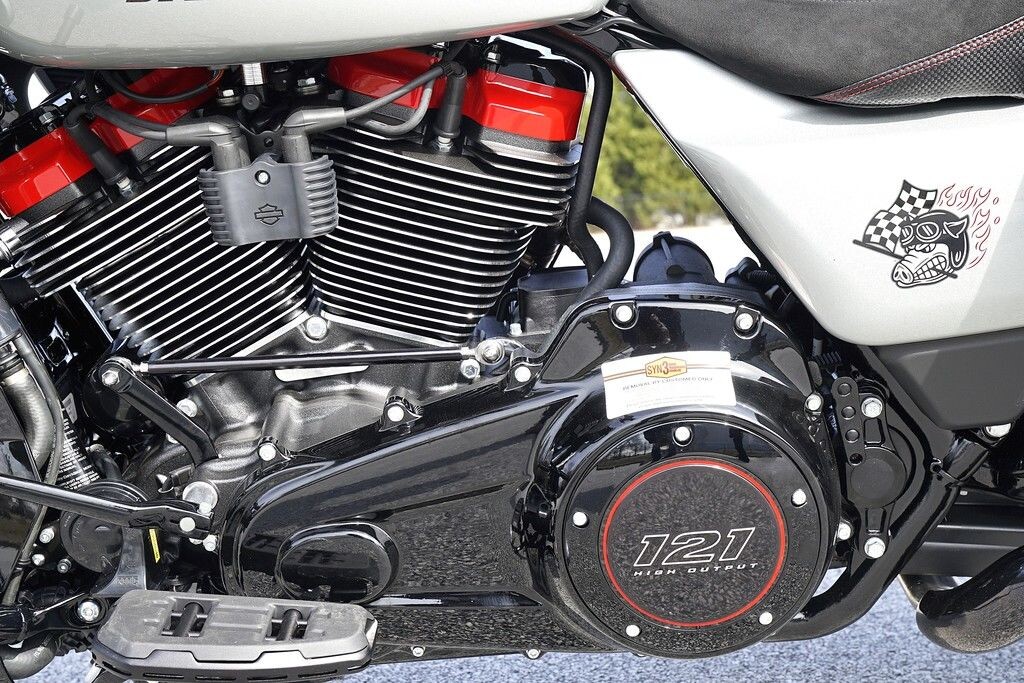 FLTRXSTSE 2025 CVO Road Glide ST - Photo 8