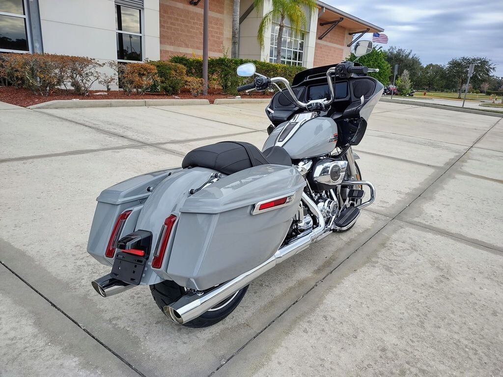 Road Glide - Photo 4