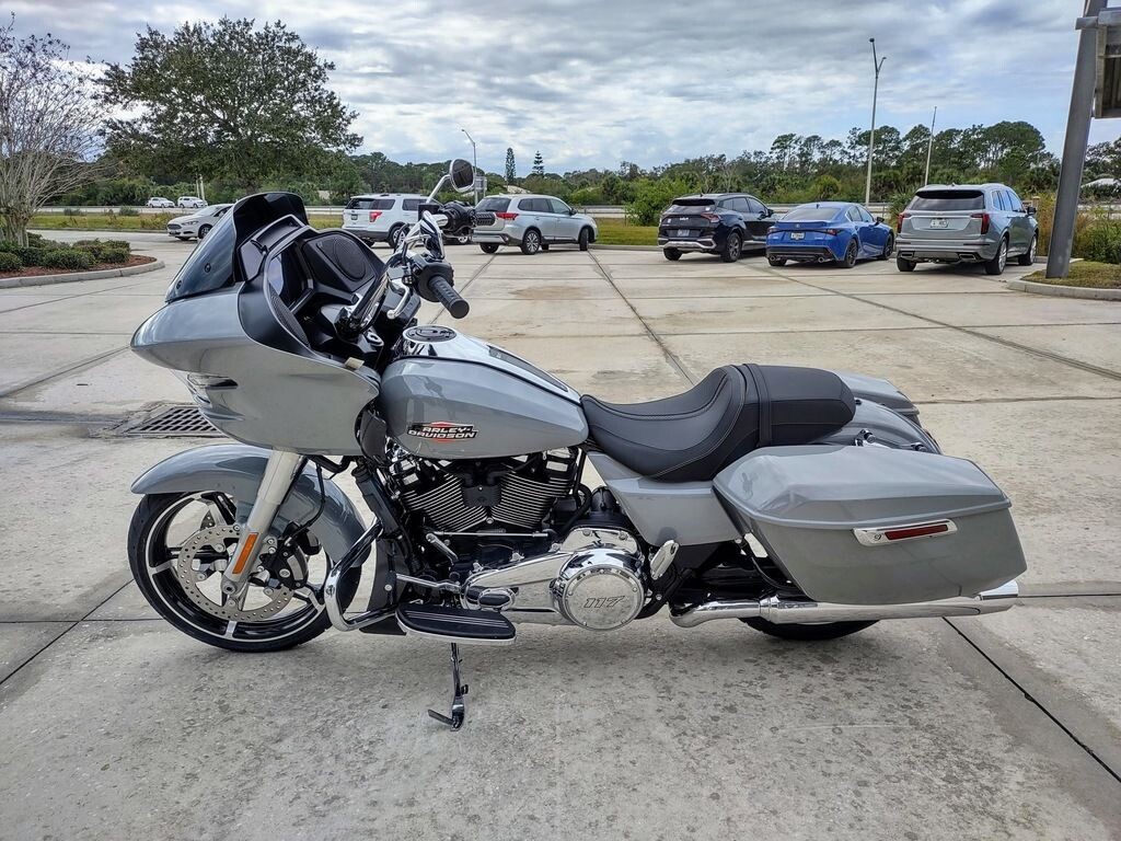 Road Glide - Photo 8