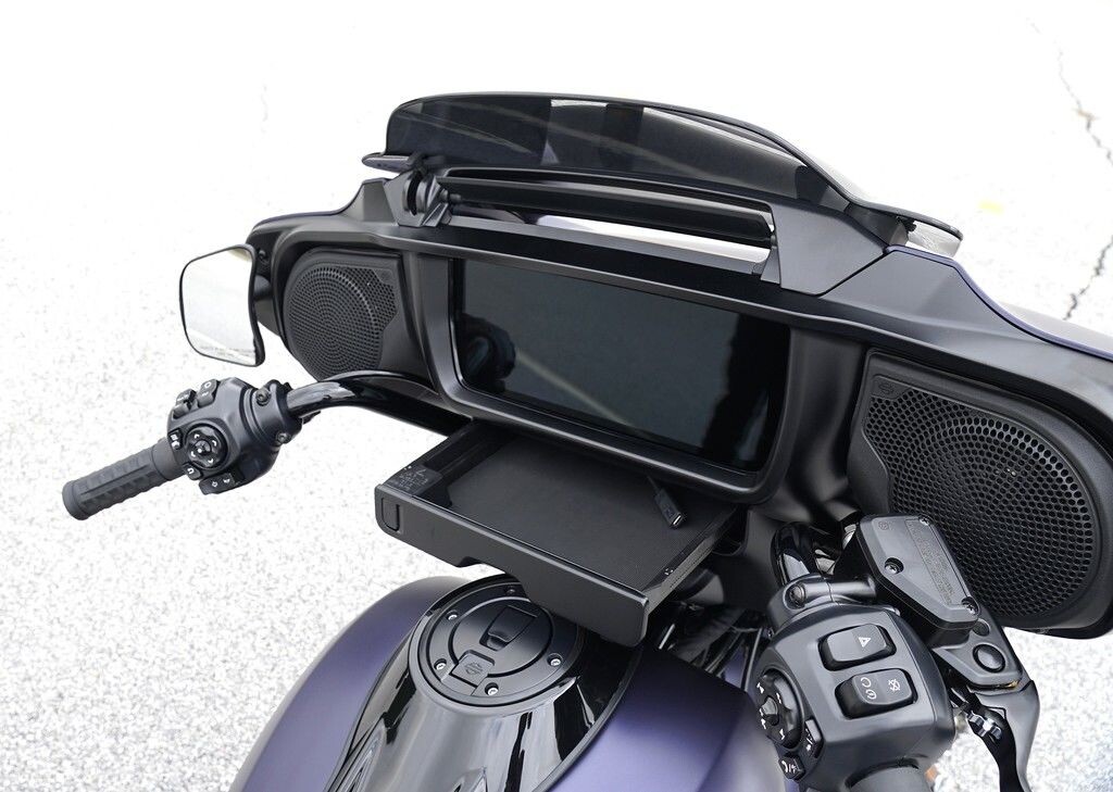 FLHX 2025 Street Glide - Photo 9