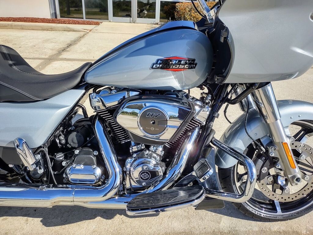 Road Glide - Photo 3