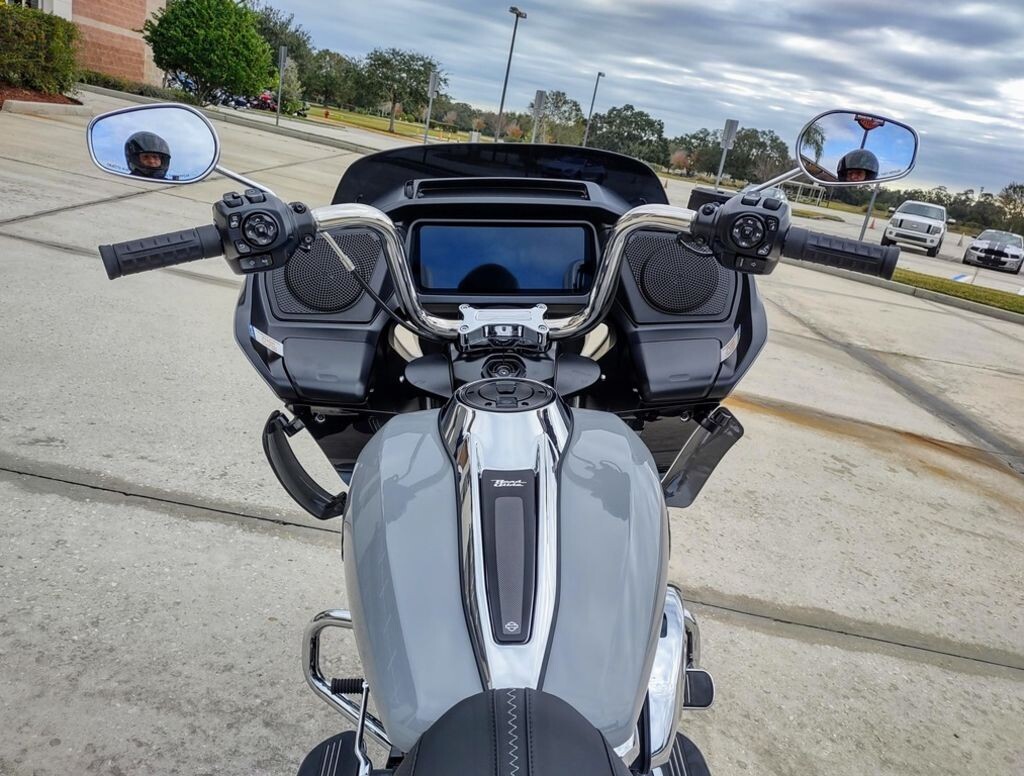 Road Glide - Photo 6