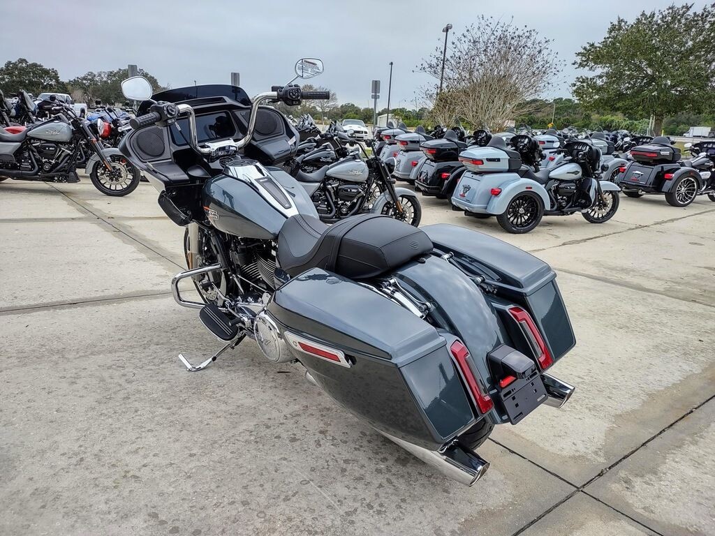 Road Glide - Photo 7