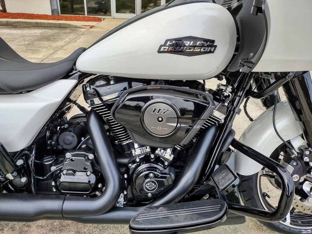 Road Glide - Photo 3