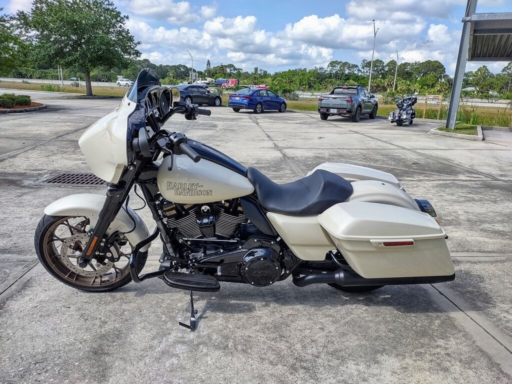 Street Glide ST - Photo 6