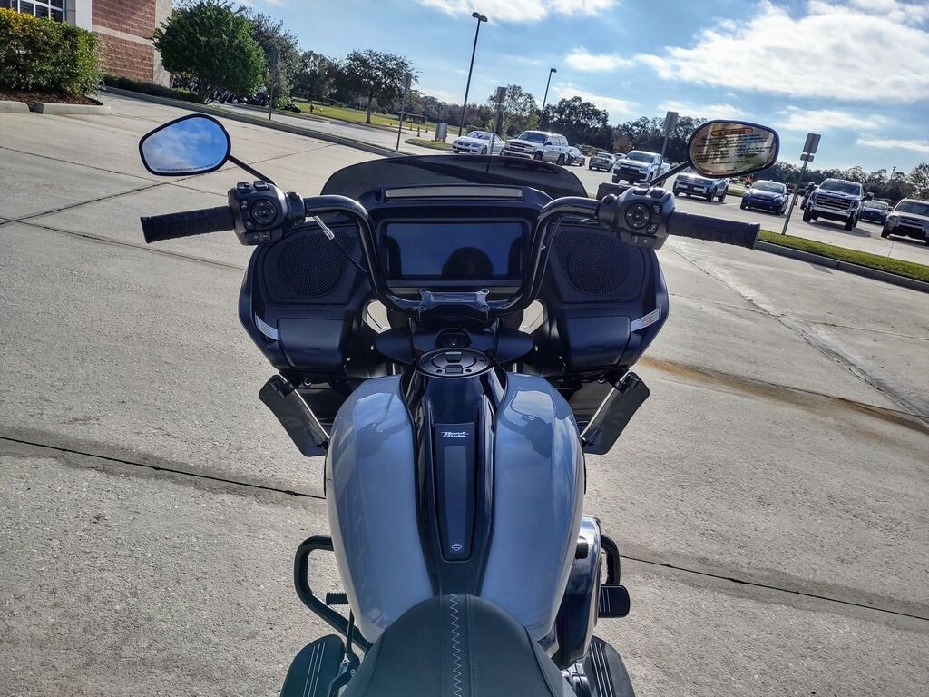 Road Glide - Photo 6