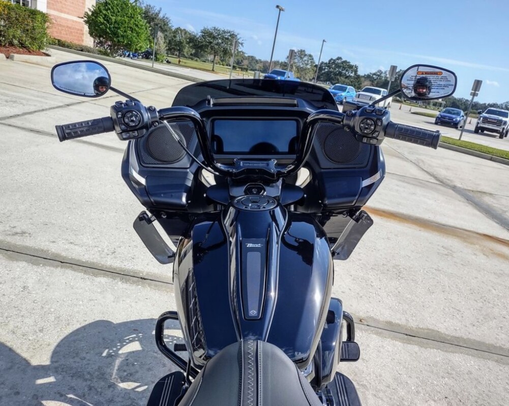 Road Glide - Photo 6