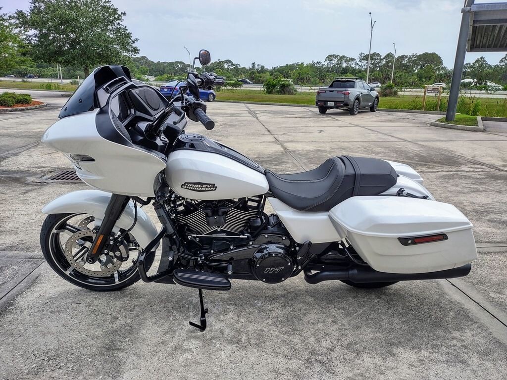 Road Glide - Photo 8