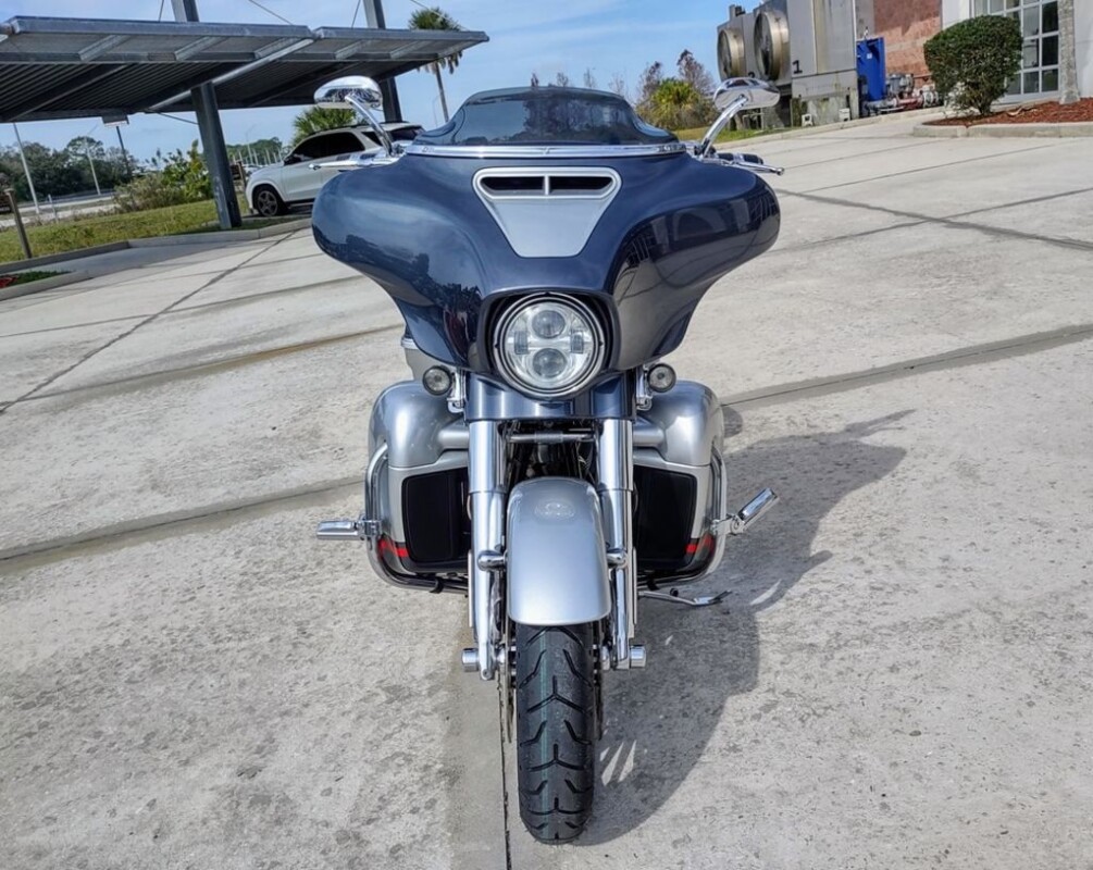 CVO Street Glide - Photo 10