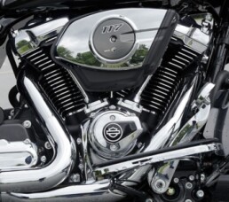 FLTRX 2025 Road Glide™ thumb 2