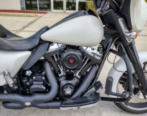 FLHXS 2016 Street Glide® Special thumb 2