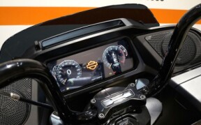 FLTRX 2025 Road Glide™ thumb 2