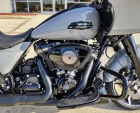 FLTRX 2025 Road Glide™ thumb 2