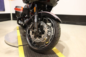FLTRXSE 2024 CVO™ Road Glide® thumb 2