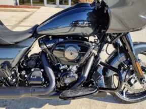 FLTRX 2025 Road Glide™ thumb 2