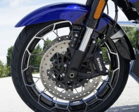 FLTRXSE 2025 CVO™ Road Glide™ thumb 2