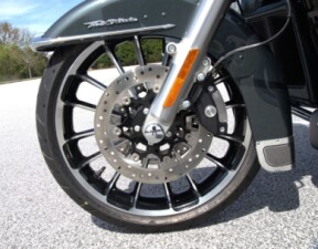 FLTRT 2024 Road Glide 3 thumb 2