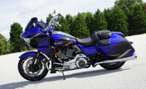 FLTRXSE 2025 CVO™ Road Glide™ thumb 3