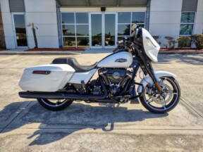 FLHX 2025 Street Glide™ thumb 3