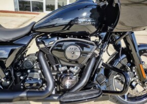 FLTRX 2025 Road Glide™ thumb 2